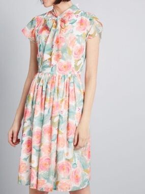 ModCloth Floral Pastel Midi V Neck Dress Medium